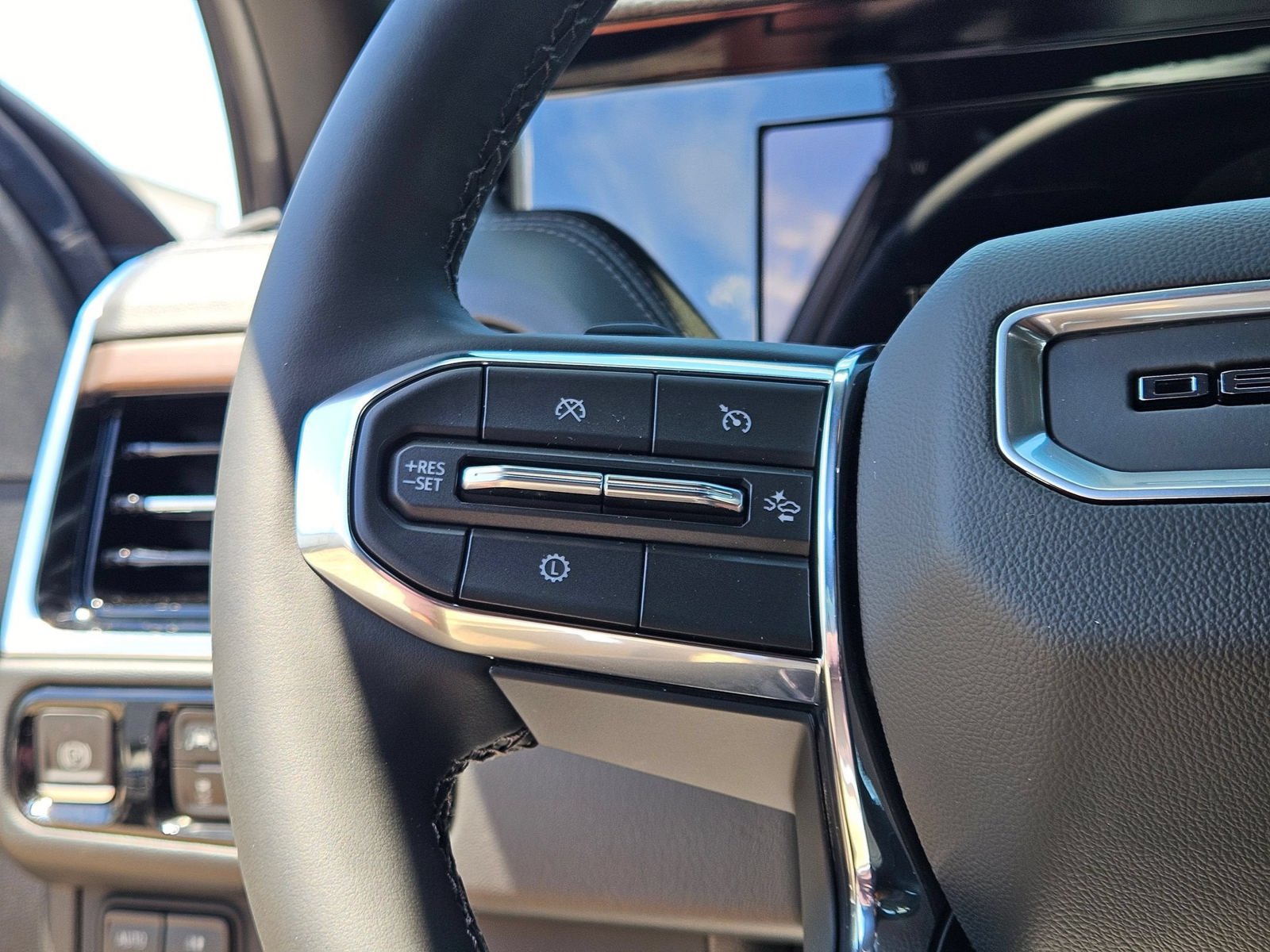 New 2026 GMC Yukon Denali AWD/4WD image 12