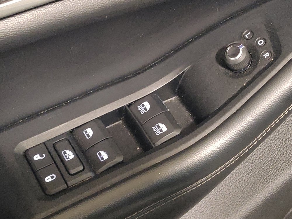 Used 2023 Jeep Grand Cherokee Limited RWD image 27