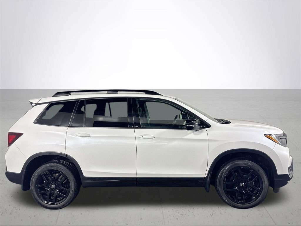 Certified 2024 Honda Passport Black Edition image 6