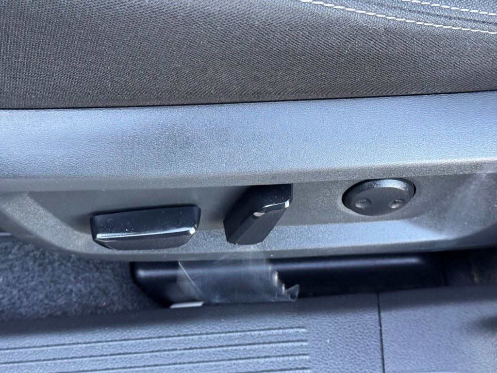 Certified 2023 Nissan Rogue SV image 14