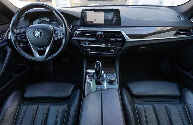 Used 2018 BMW 530e xDrive AWD/4WD image 18