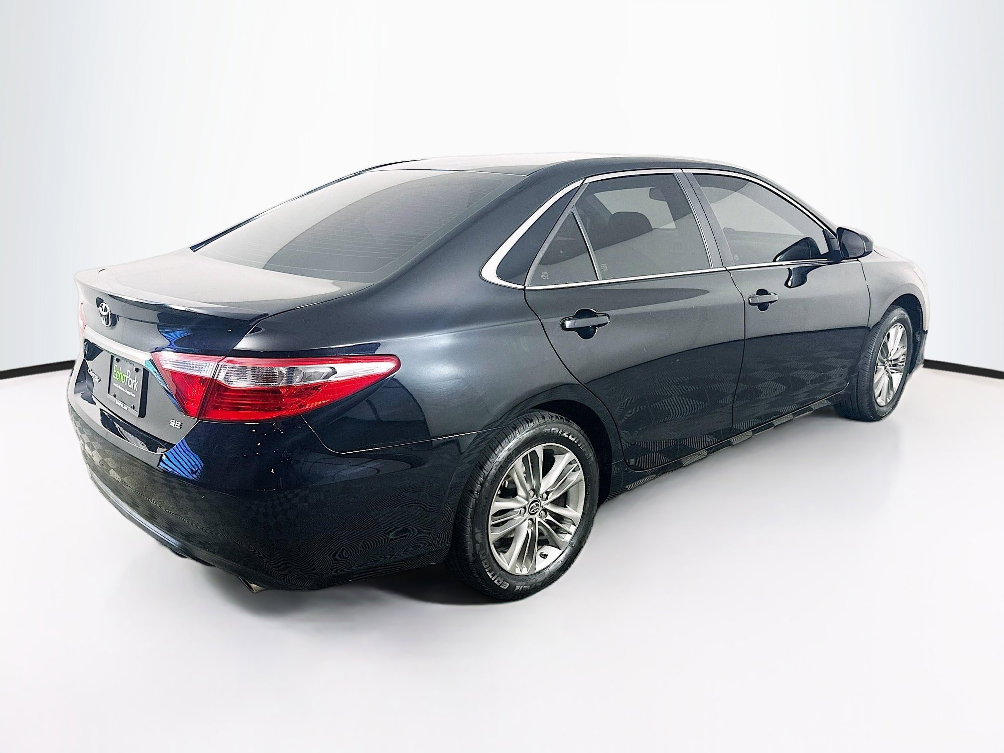 Used 2017 Toyota Camry SE FWD image 9