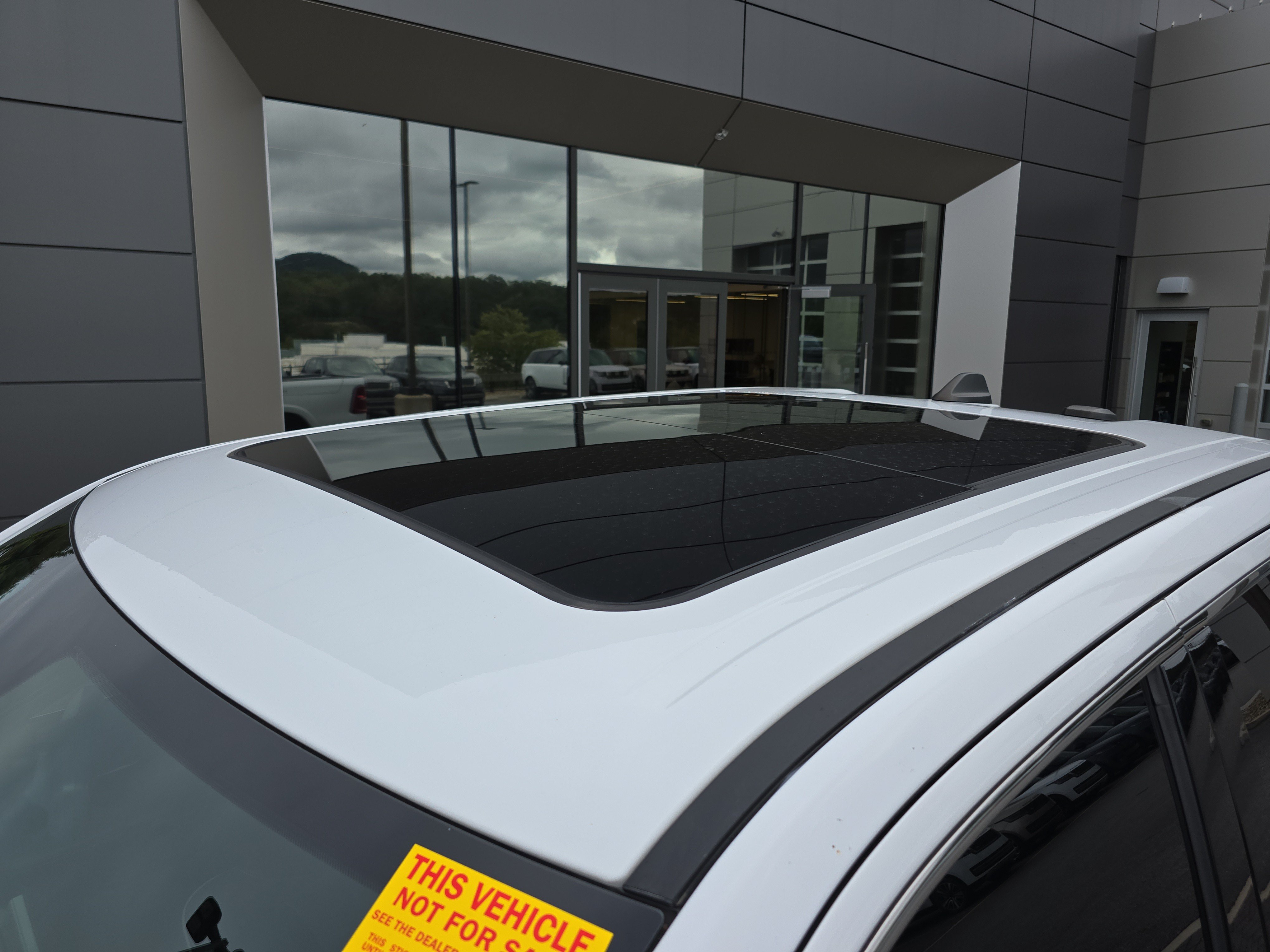 Used 2025 RAM 1500 Limited AWD/4WD image 12