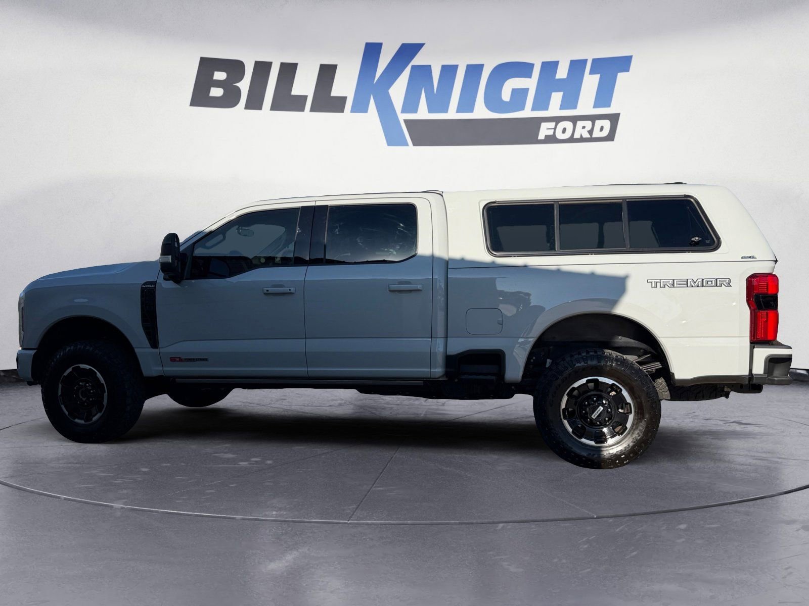 Certified 2025 Ford F250 Platinum w/ Tremor Off-Road Package AWD/4WD image 2
