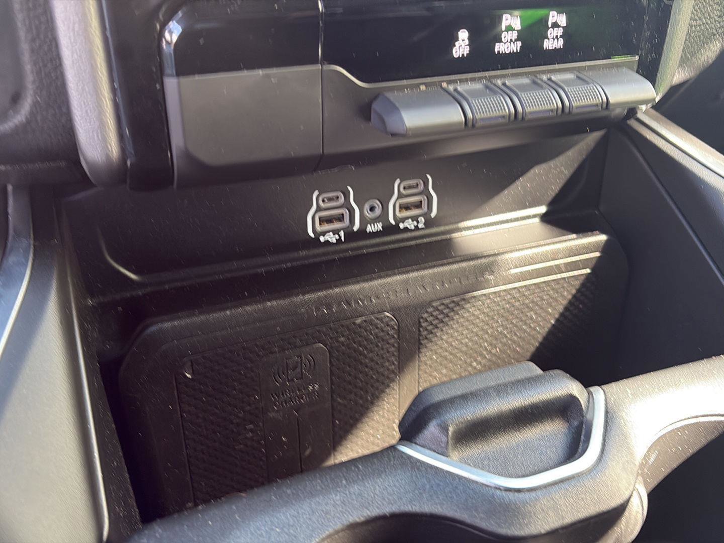 Used 2025 RAM 1500 Big Horn AWD/4WD image 32