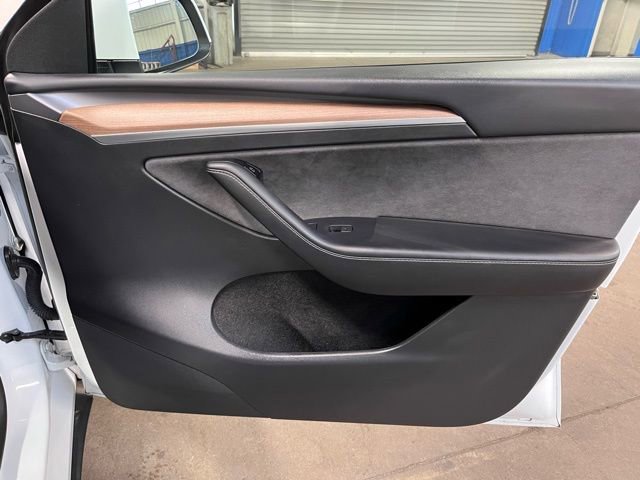 Used 2023 Tesla Model Y Long Range image 11