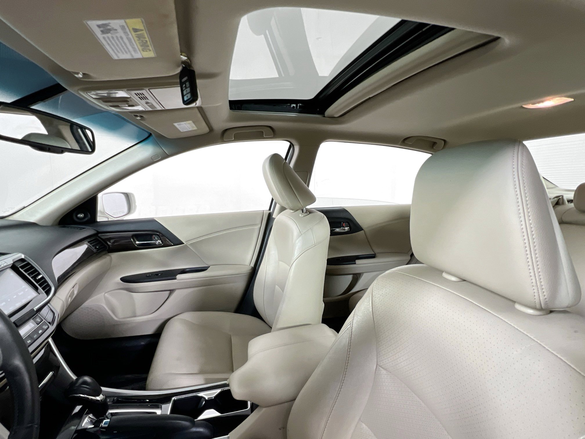 Used 2017 Honda Accord EX-L image 21