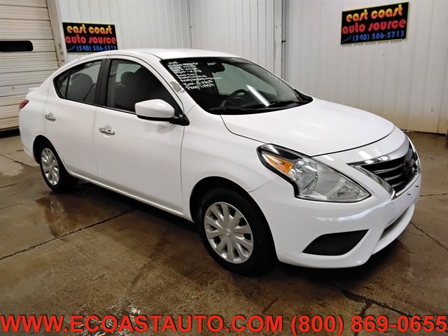 Used 2018 Nissan Versa SV FWD image 1