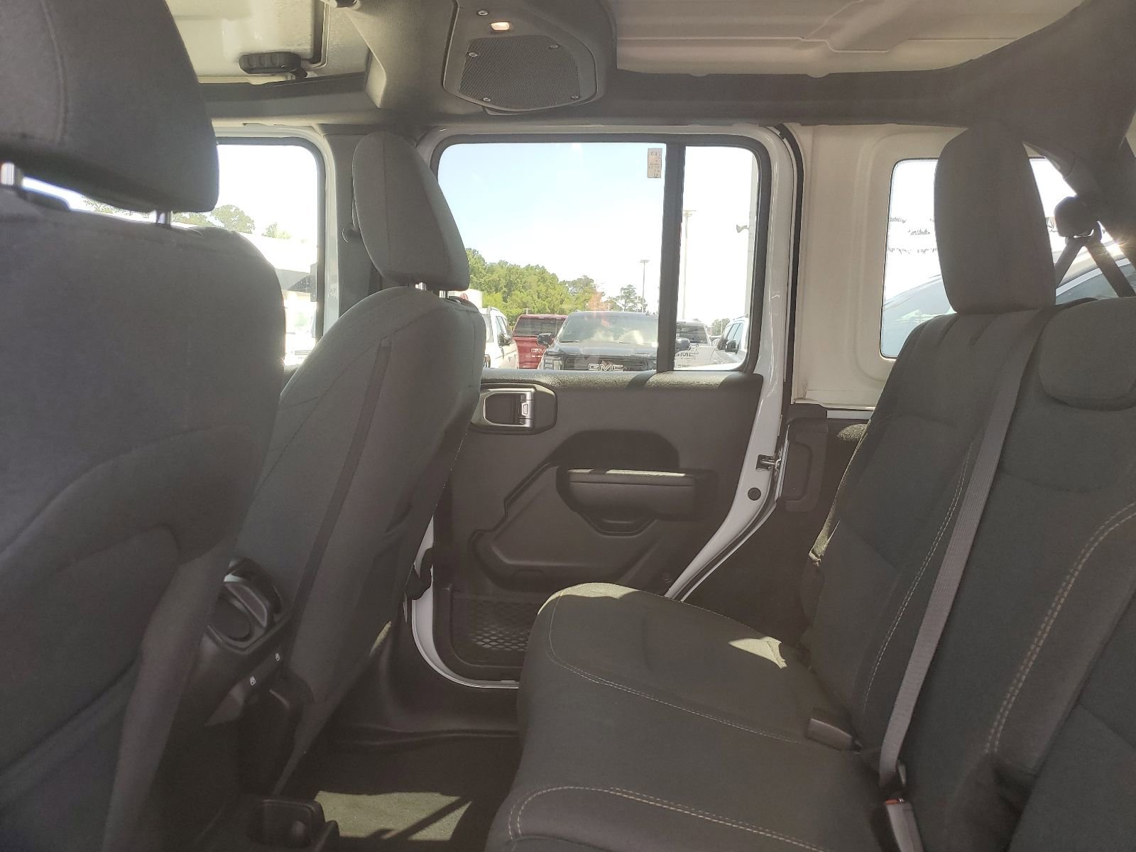 Used 2025 Jeep Wrangler Unlimited Sport AWD/4WD image 13