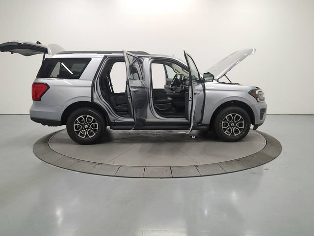 Used 2024 Ford Expedition XLT RWD image 17