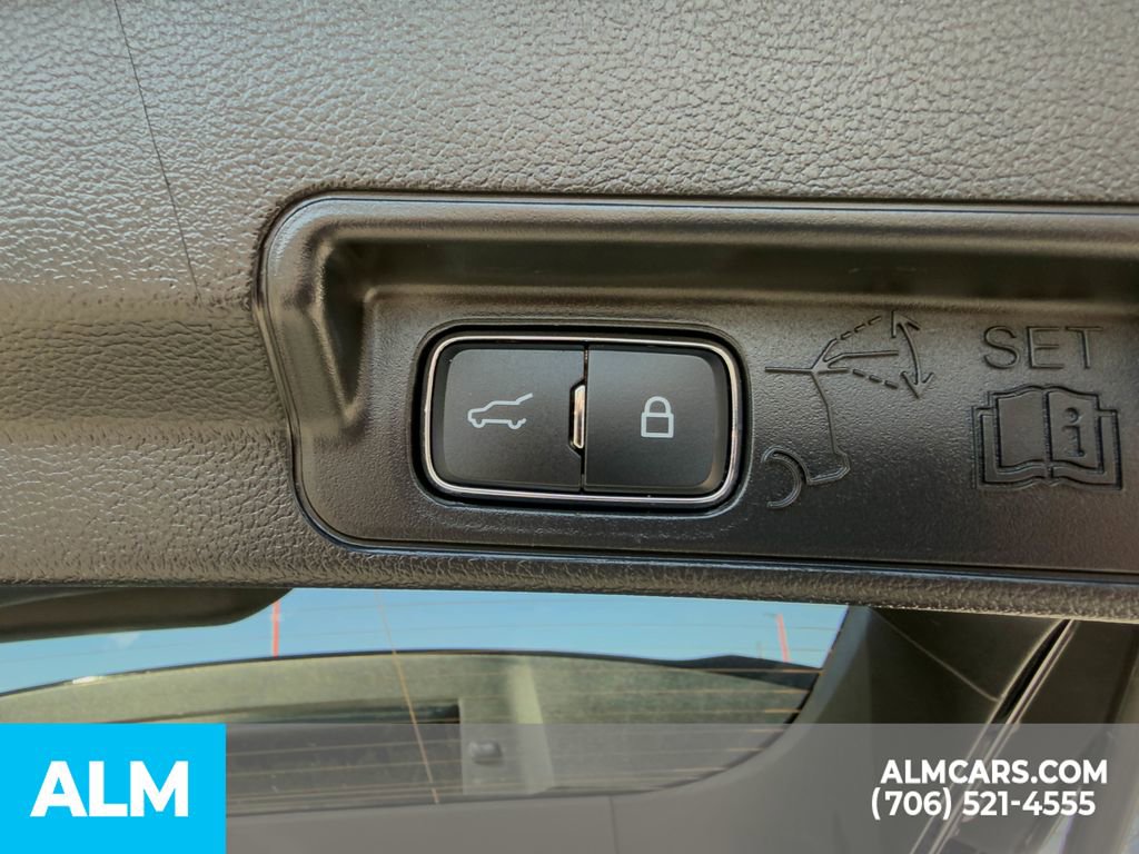 Used 2025 Ford Explorer ST image 24