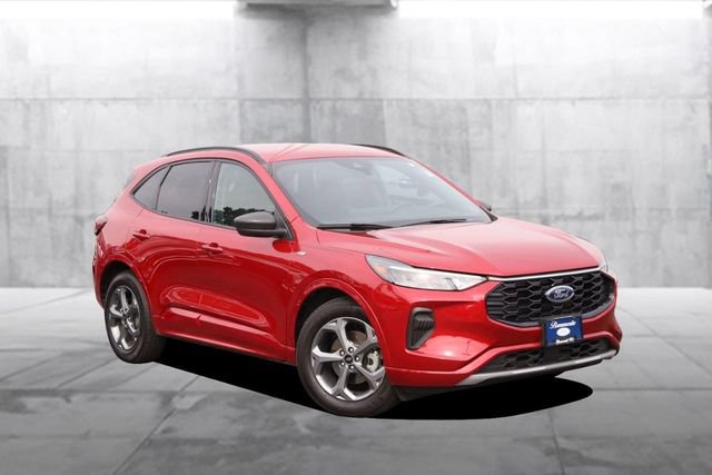 Used 2023 Ford Escape ST-Line w/ Tech Pack #1 FWD image 2