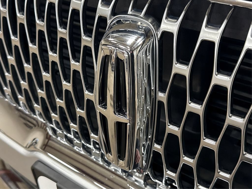 Used 2020 Lincoln Corsair AWD w/ Equipment Group 101A image 13