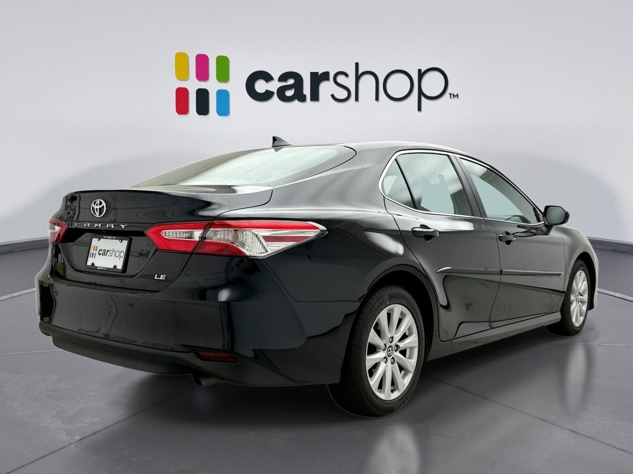 Used 2020 Toyota Camry LE image 5