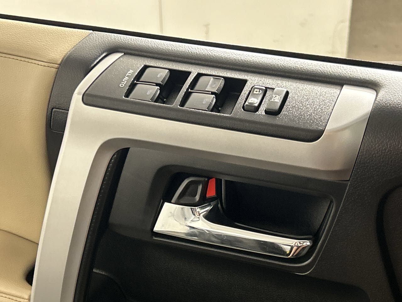 Used 2023 Toyota 4Runner SR5 AWD/4WD image 19