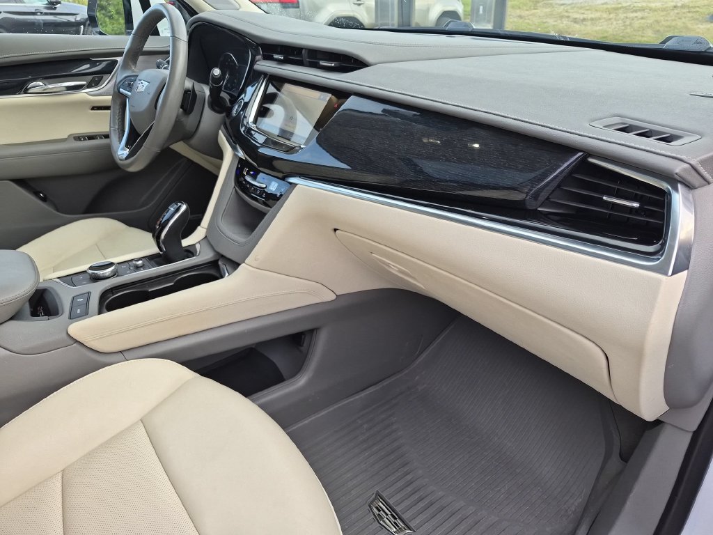 Certified 2025 Cadillac XT6 Premium Luxury w/ LPO, Floor Liner Package AWD/4WD image 35