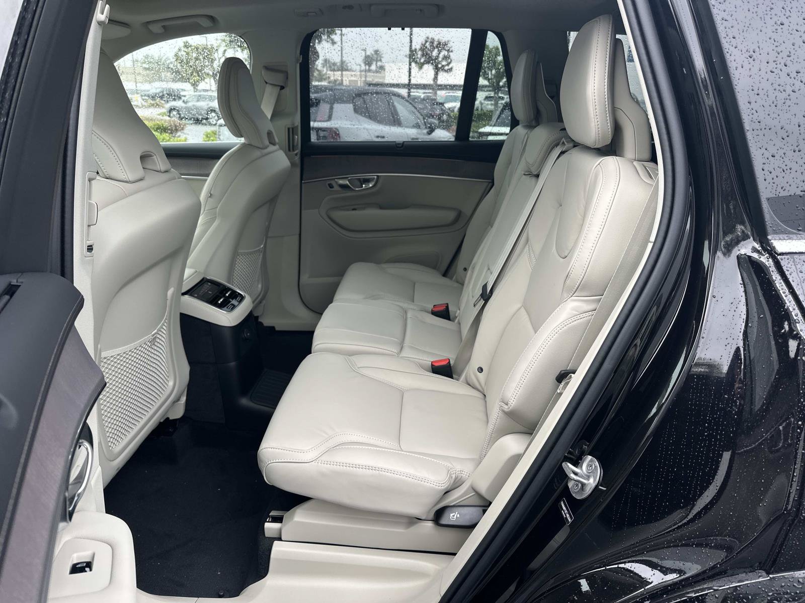 New 2026 Volvo XC90 T8 Ultra w/ Protection Package Premier AWD/4WD image 17