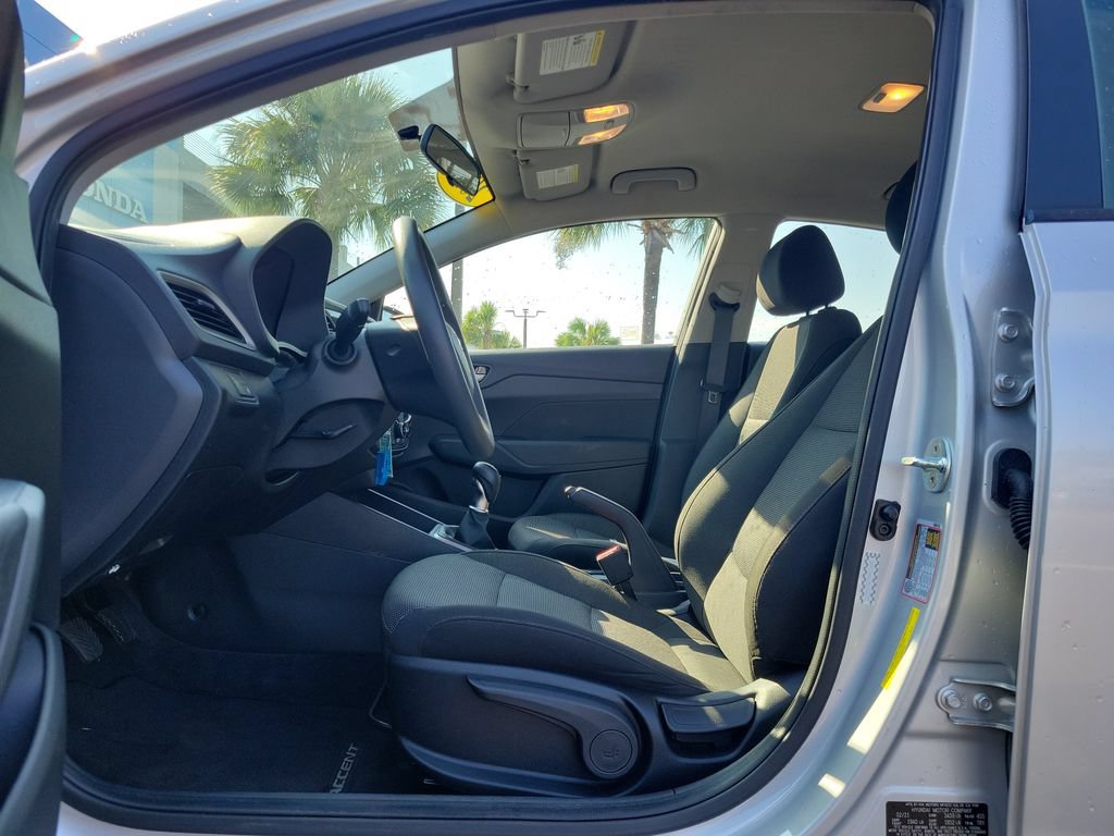 Used 2021 Hyundai Accent SE FWD image 21