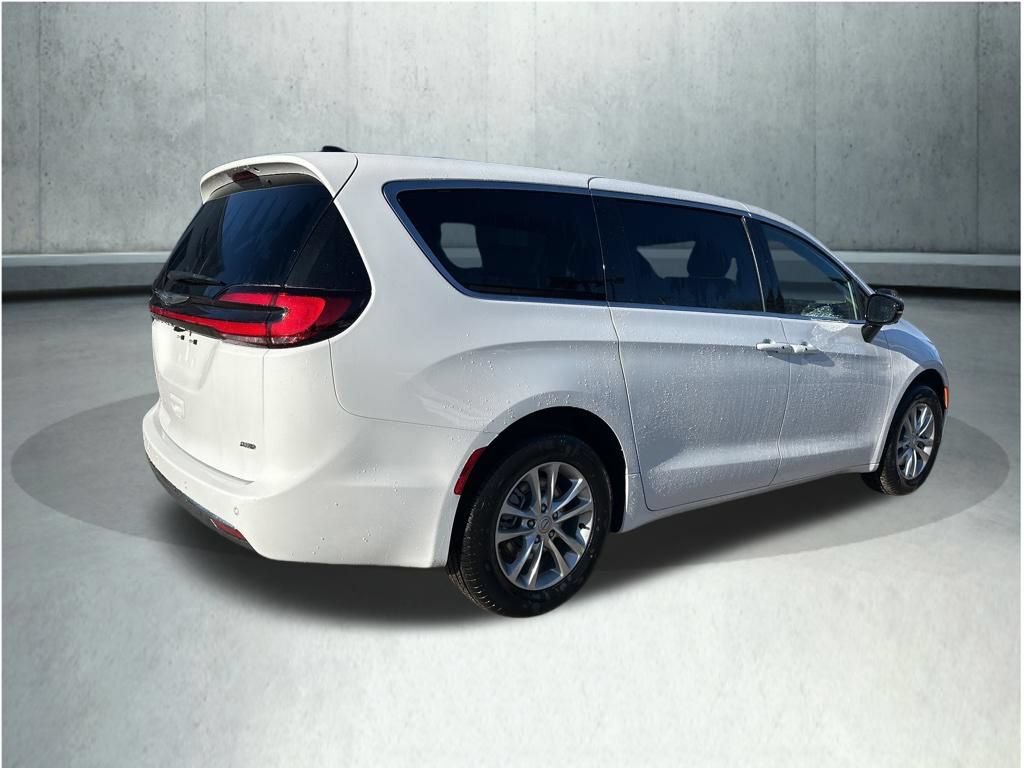 New 2026 Chrysler Pacifica Select AWD/4WD image 6