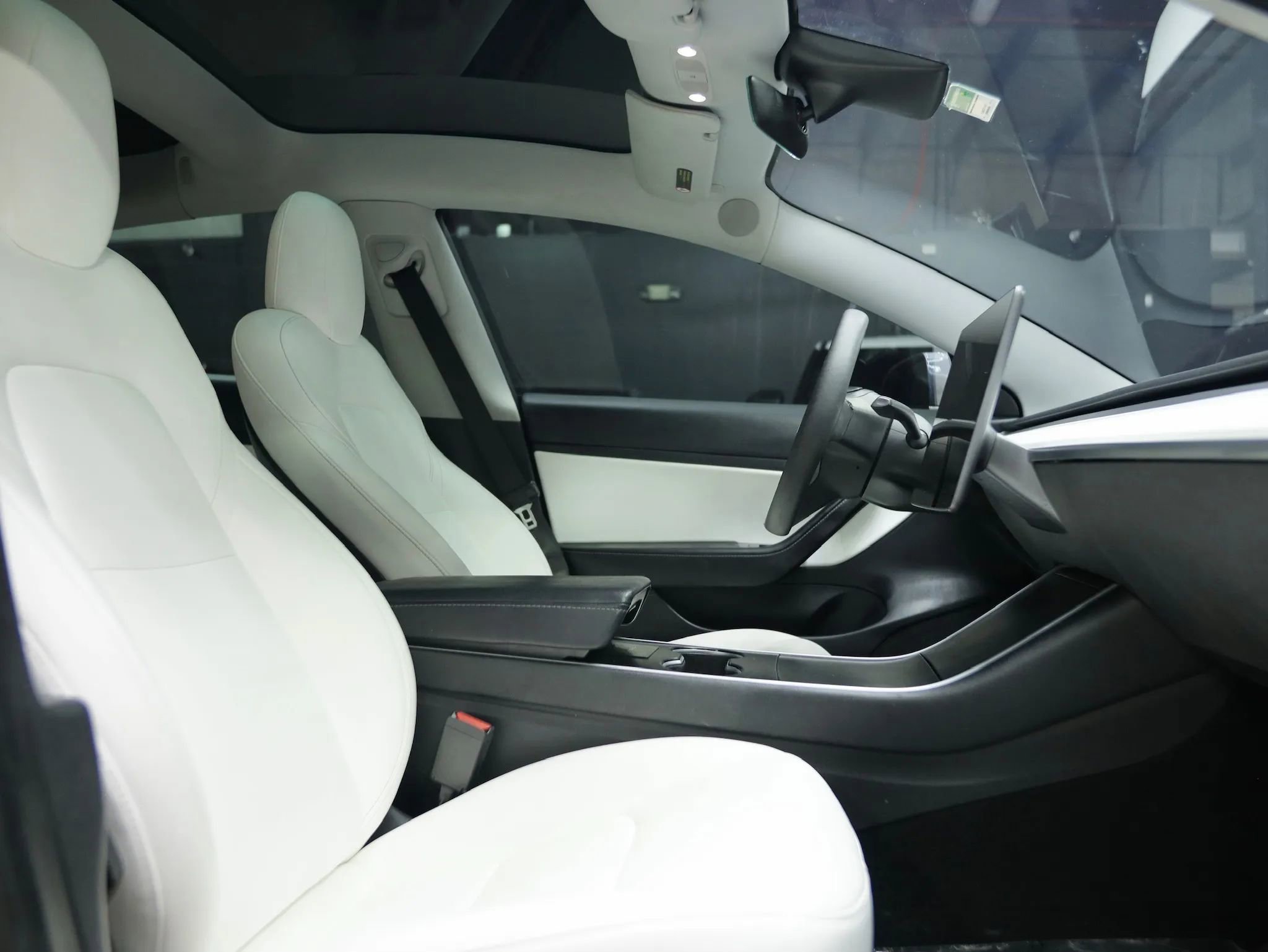 Used 2020 Tesla Model 3 Standard Range RWD image 27