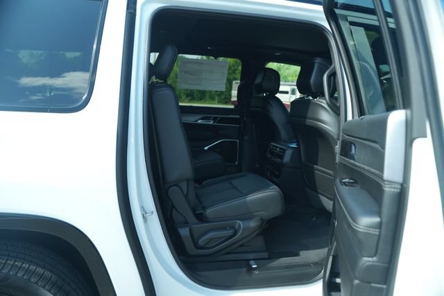 New 2026 Jeep Grand Wagoneer L Limited AWD/4WD image 21