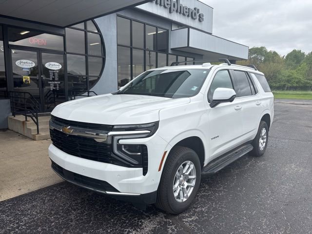 Used 2025 Chevrolet Tahoe LS AWD/4WD image 2