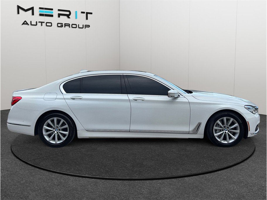 Used 2018 BMW 750i xDrive AWD/4WD image 10