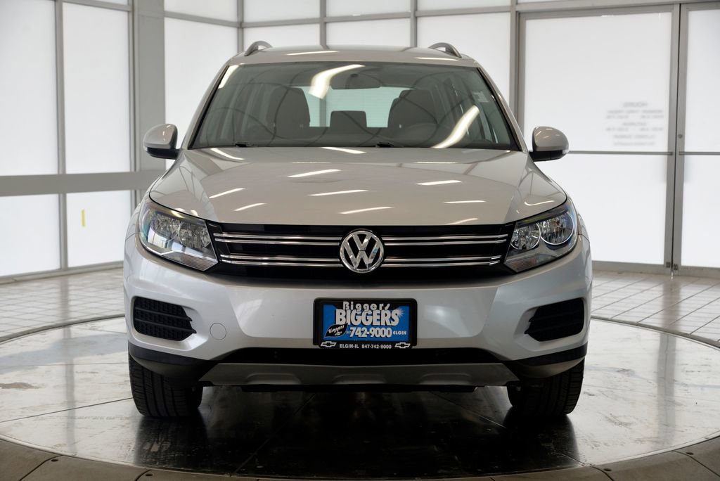Used 2017 Volkswagen Tiguan S image 3