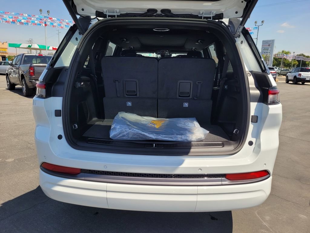 New 2026 Jeep Grand Cherokee L Limited AWD/4WD image 19