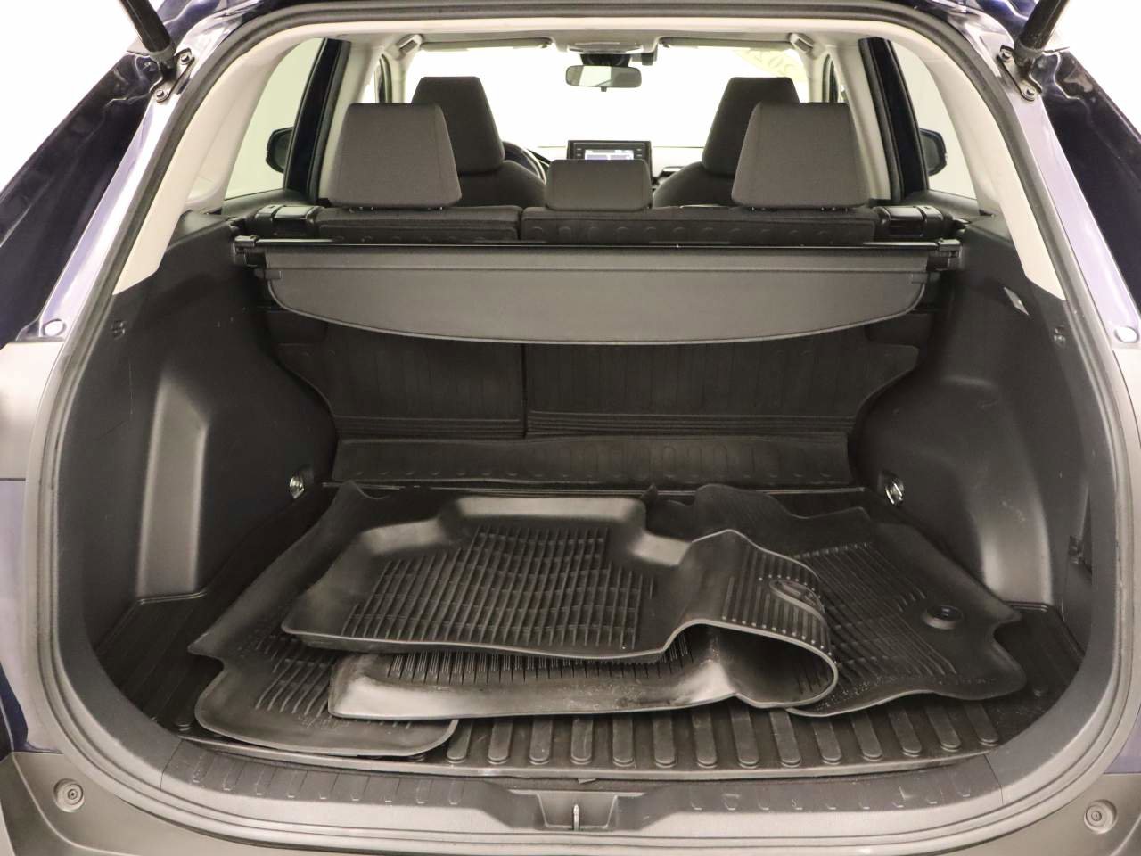 Used 2021 Toyota RAV4 XLE image 20