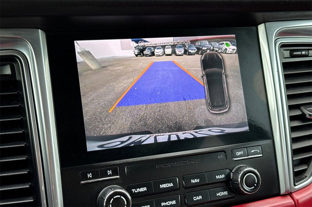 Used 2017 Porsche Macan Turbo image 18