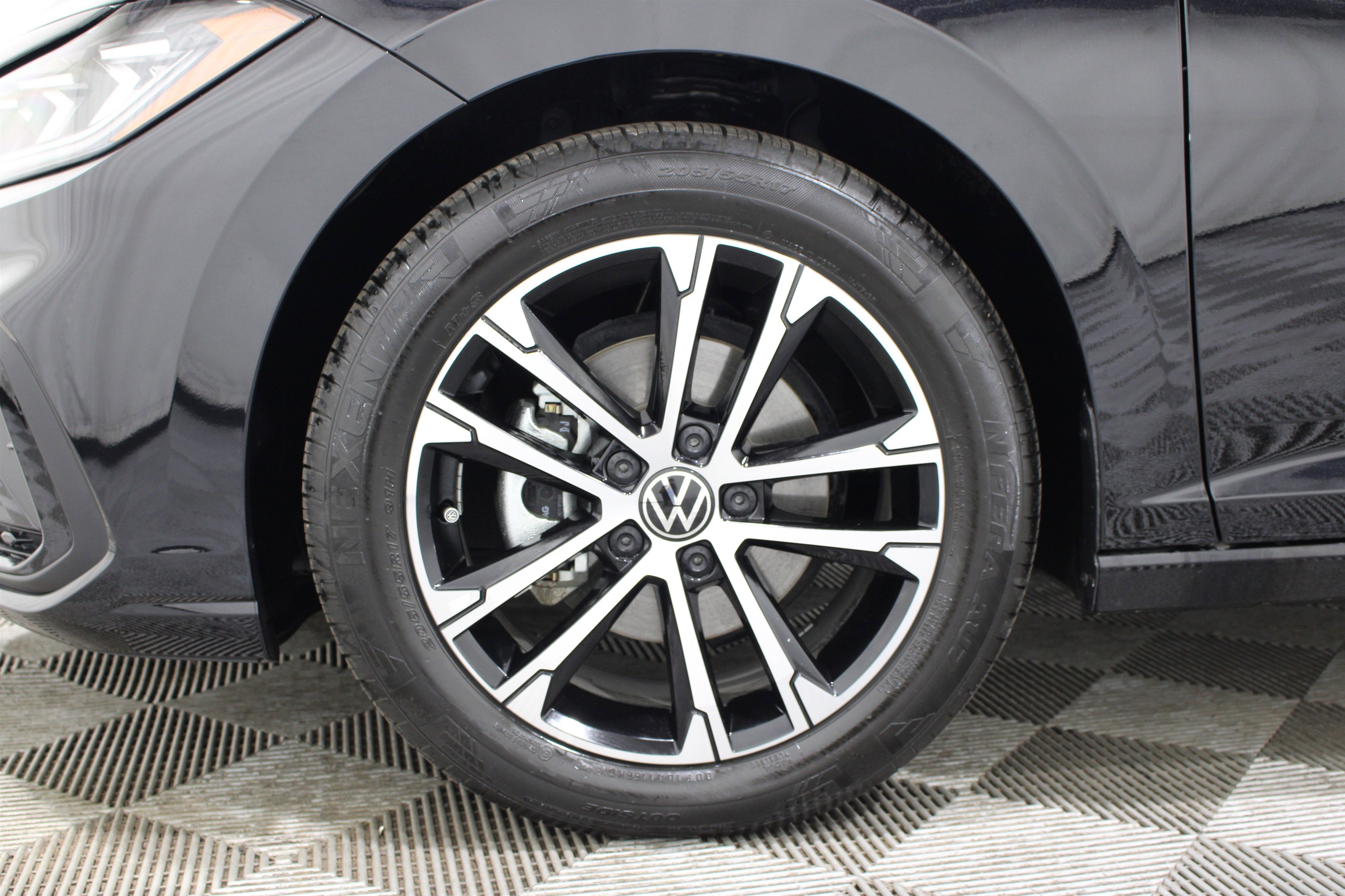 Used 2025 Volkswagen Jetta Sport FWD image 36