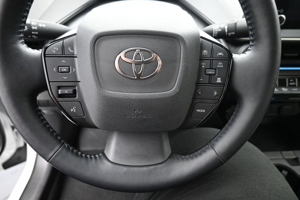 Used 2024 Toyota Prius XLE FWD image 16
