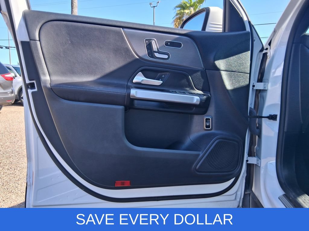 Used 2023 Mercedes-Benz GLB 250 image 6