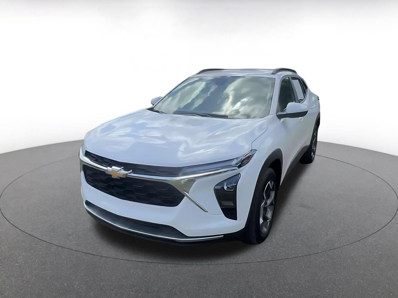 Used 2025 Chevrolet Trax LT FWD image 6