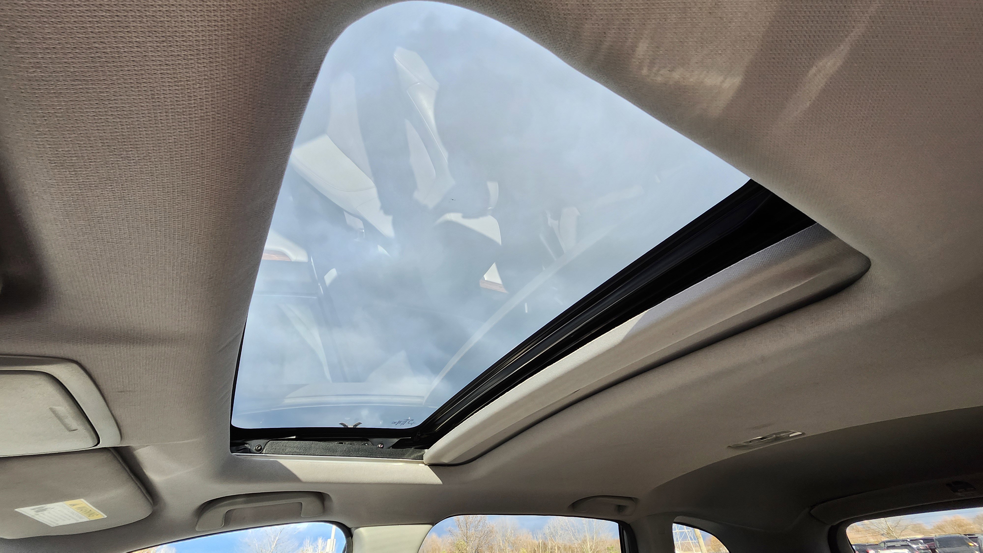 Used 2022 Honda CR-V EX-L image 2