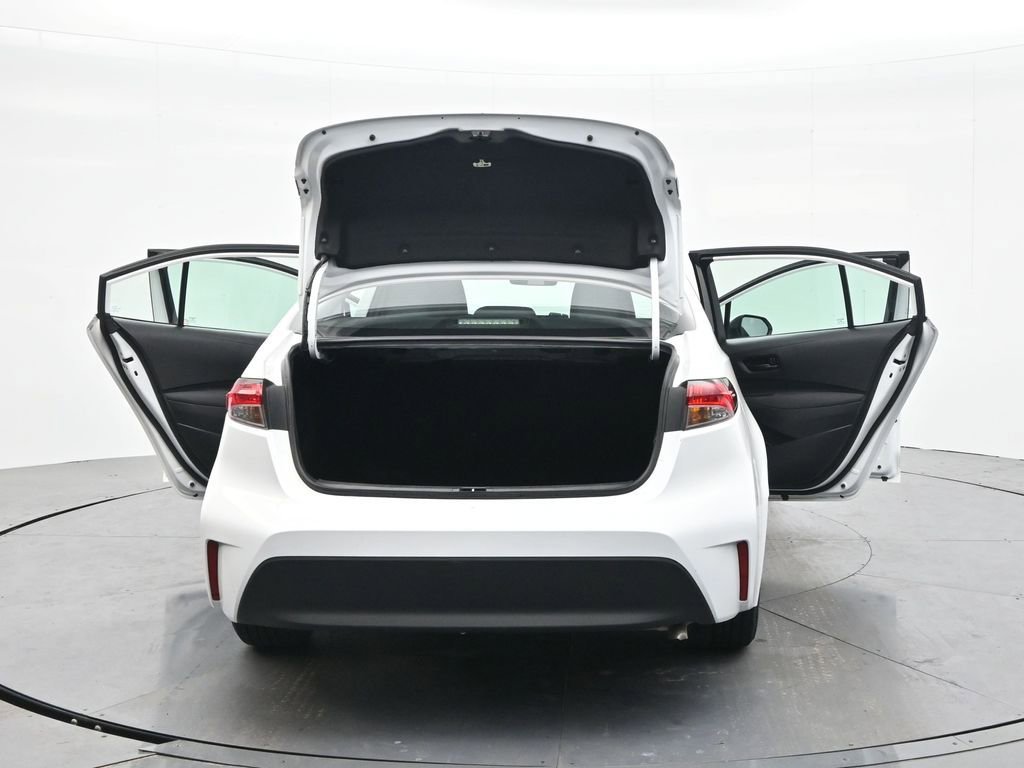 Used 2024 Toyota Corolla LE image 43