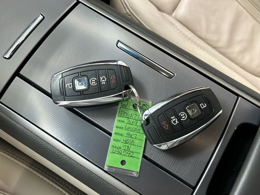 Used 2019 Lincoln MKZ Reserve w/ Reserve Plus Package AWD/4WD image 12