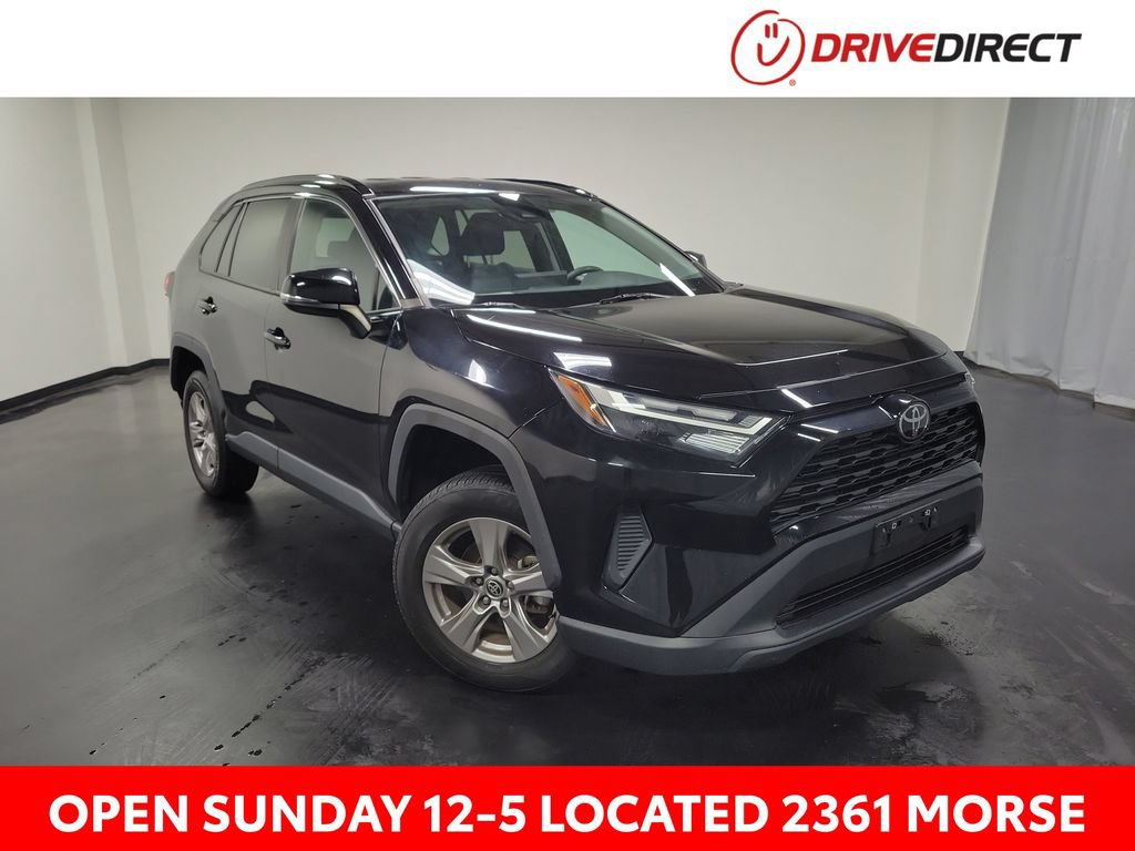Used 2022 Toyota RAV4 XLE AWD/4WD image 1