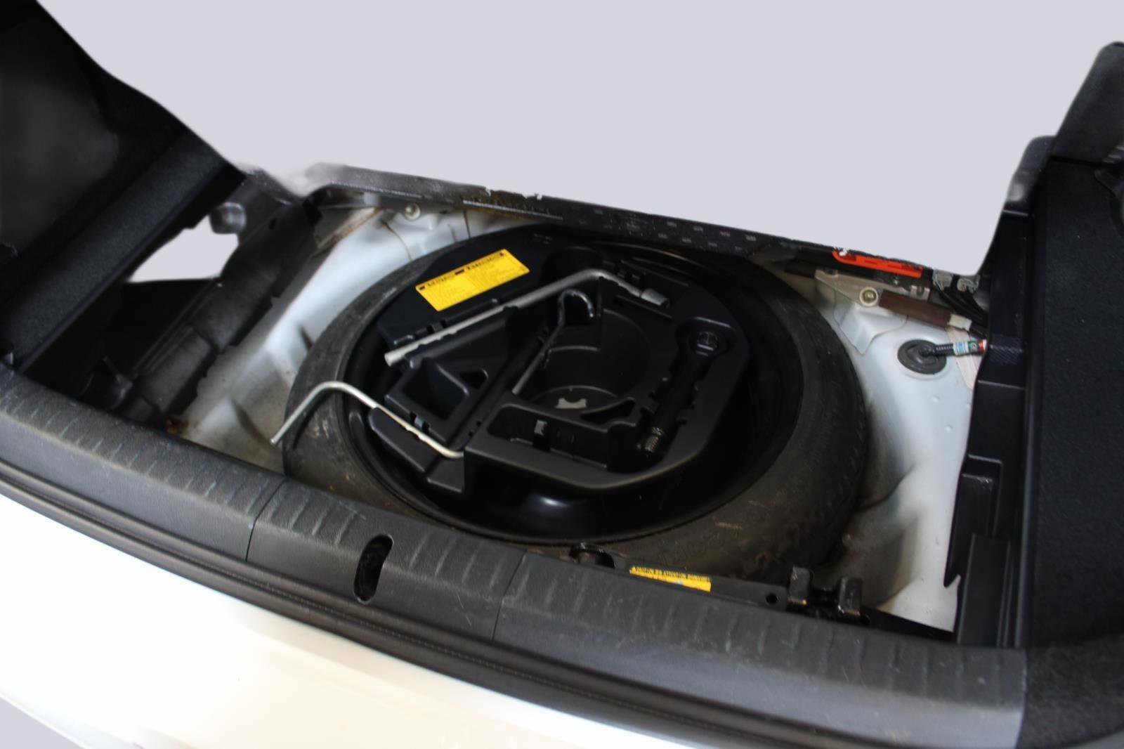 Used 2013 Lexus CT 200h w/ Premium Pkg w/Backup Camera image 28