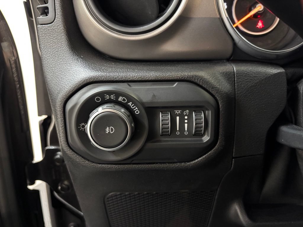 Used 2019 Jeep Wrangler Sport AWD/4WD image 23