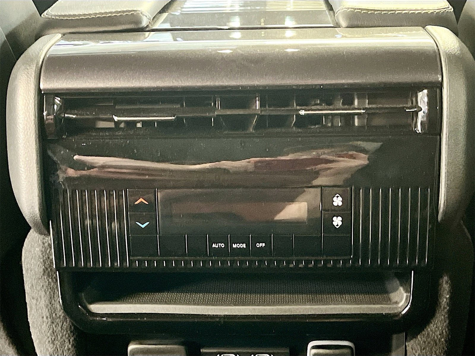 Used 2024 Jeep Wagoneer L 4WD image 27