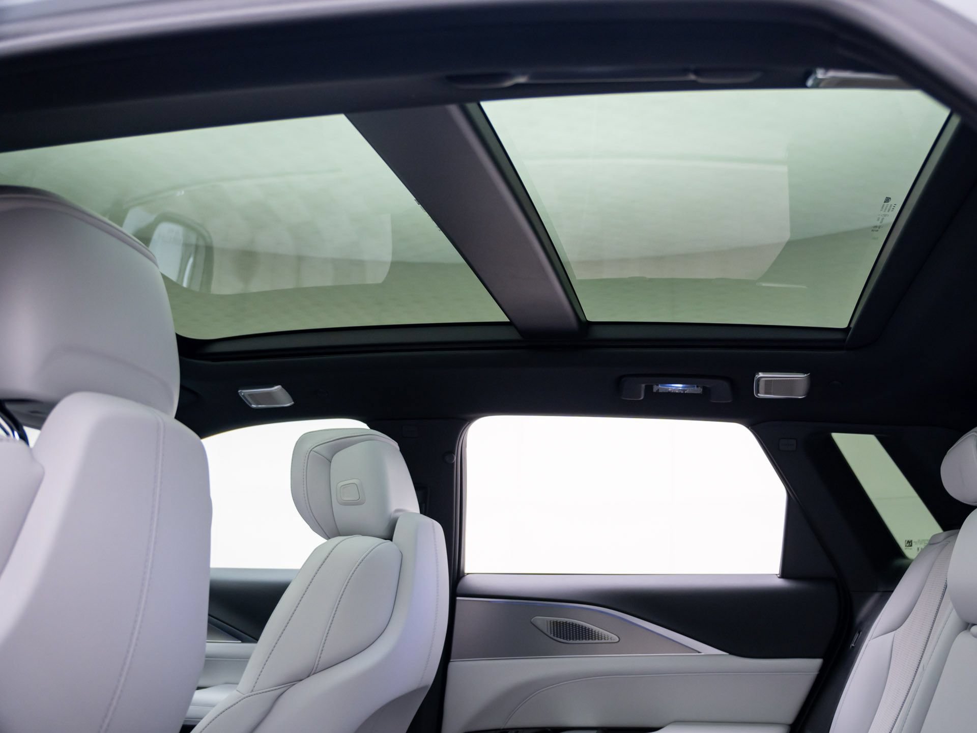 New 2027 Cadillac Lyriq Premium Sport AWD/4WD image 17