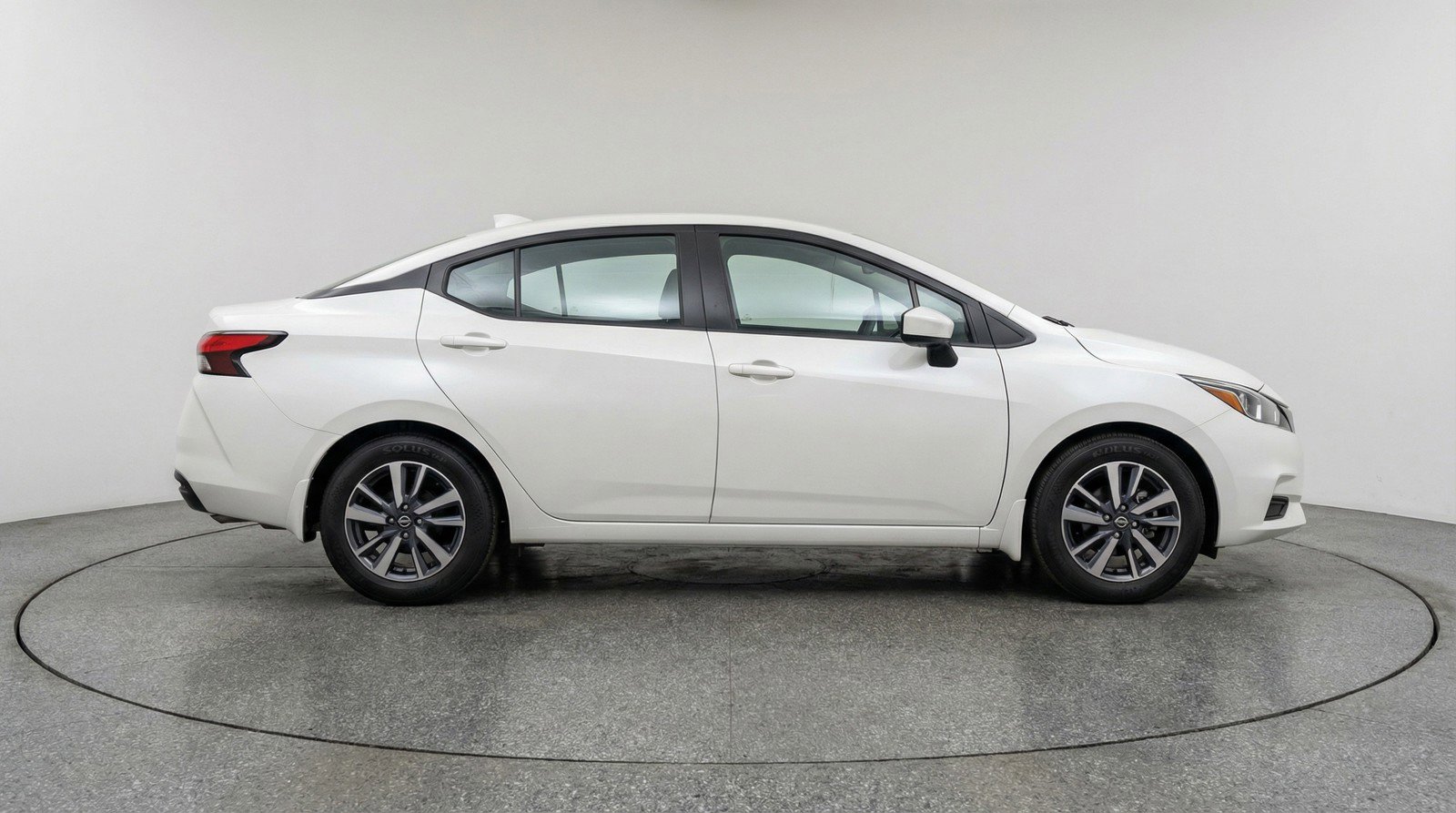 Used 2025 Nissan Versa SV image 11