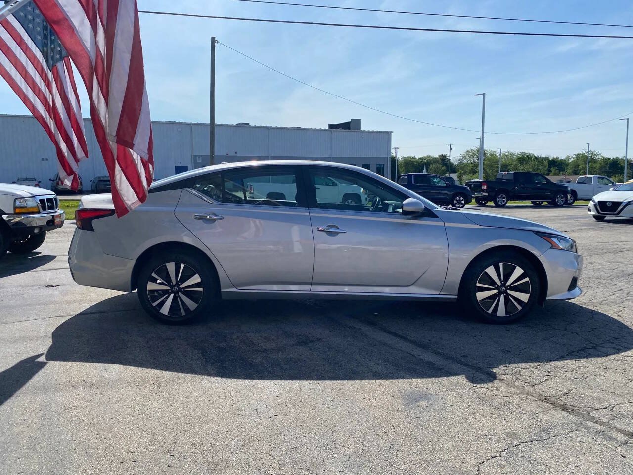Used 2022 Nissan Altima 2.5 SV AWD/4WD image 6