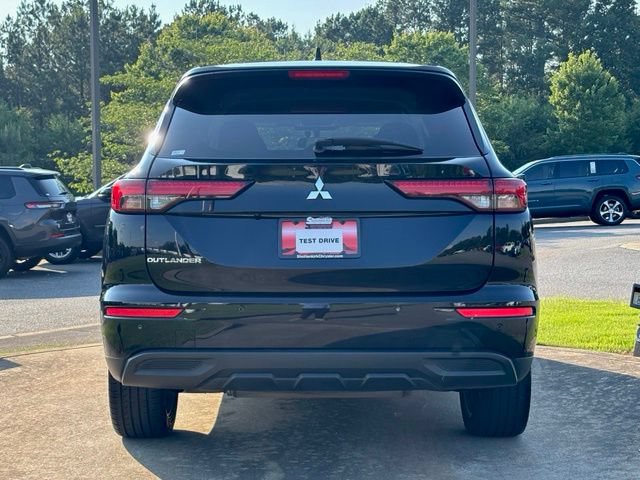 Used 2022 Mitsubishi Outlander ES FWD image 6