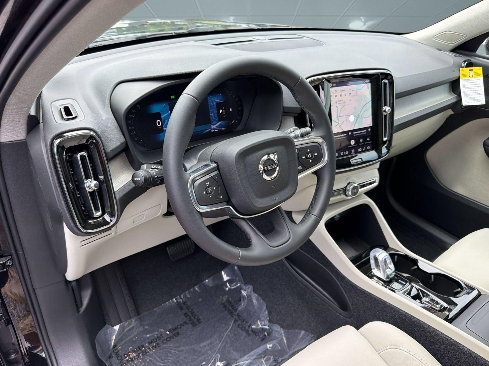 New 2026 Volvo XC40 B4 Plus w/ Climate Package FWD image 4