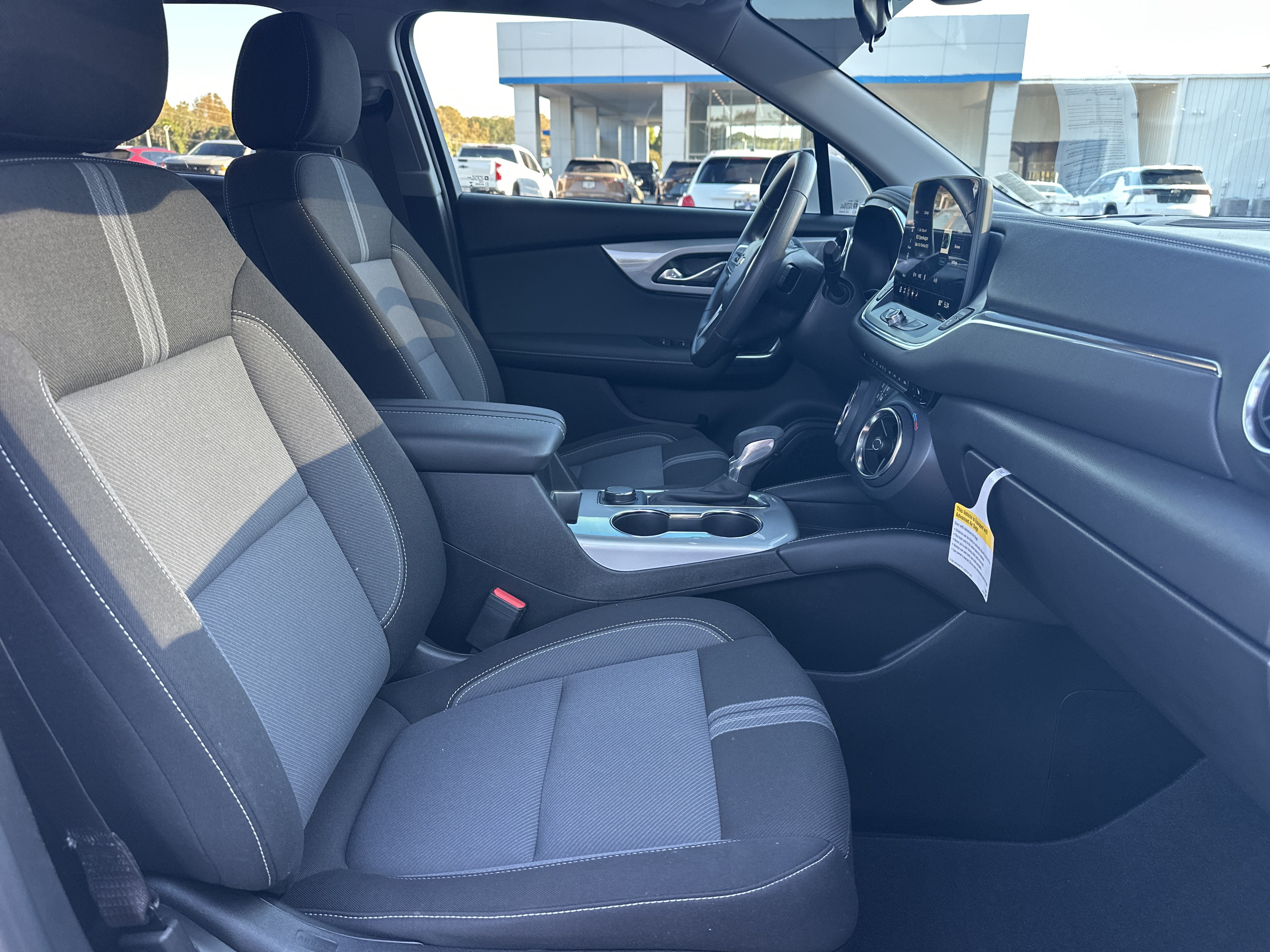 Used 2025 Chevrolet Blazer LT w/ Driver Confidence Package FWD image 14