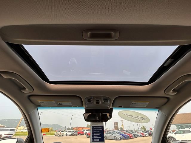 Used 2023 Hyundai Kona Limited image 11