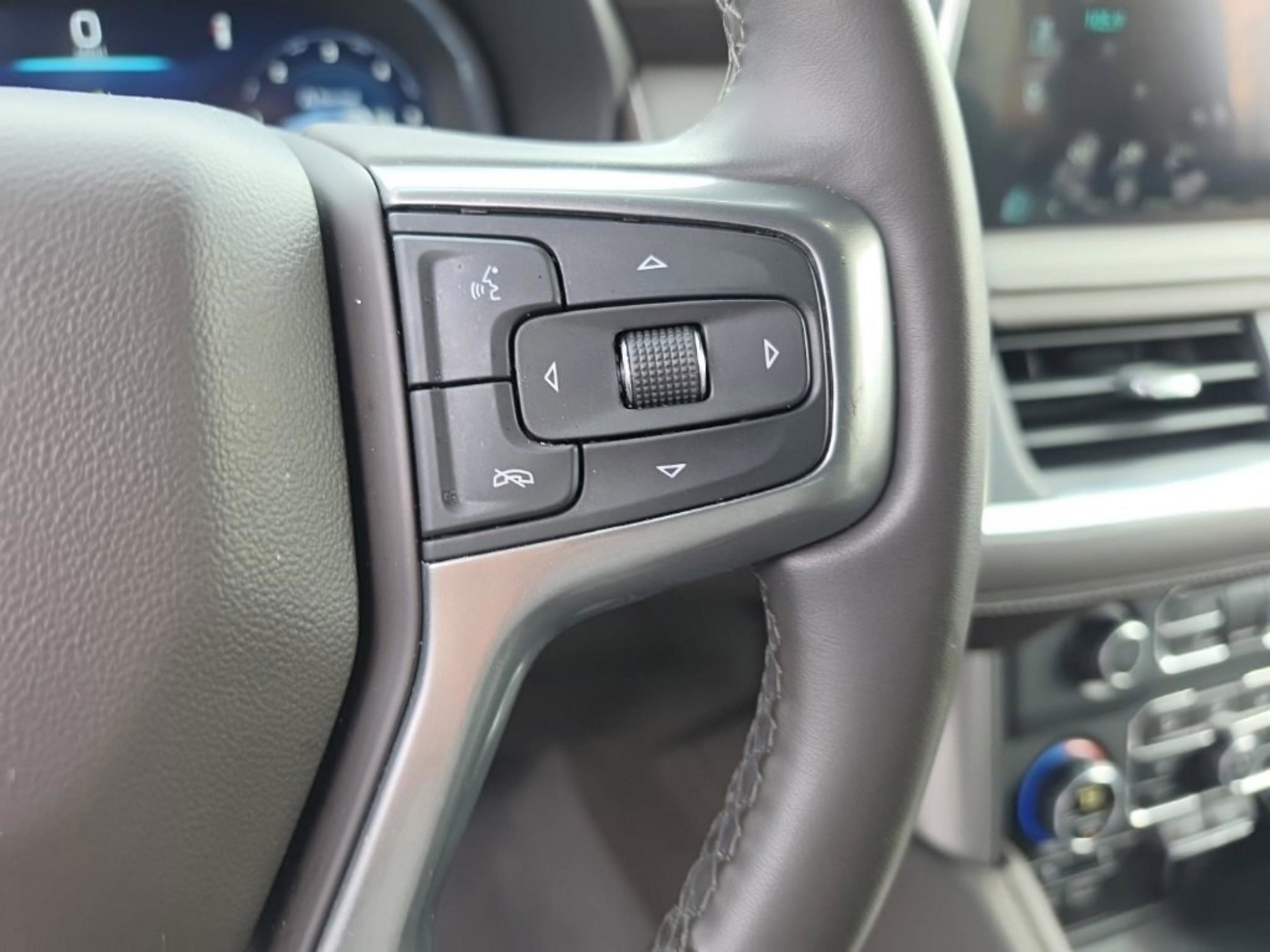 Used 2024 Chevrolet Suburban Z71 image 15